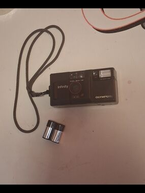 Olympus AF-1 35mm point and shoot zuiko camera with srap battery and tested